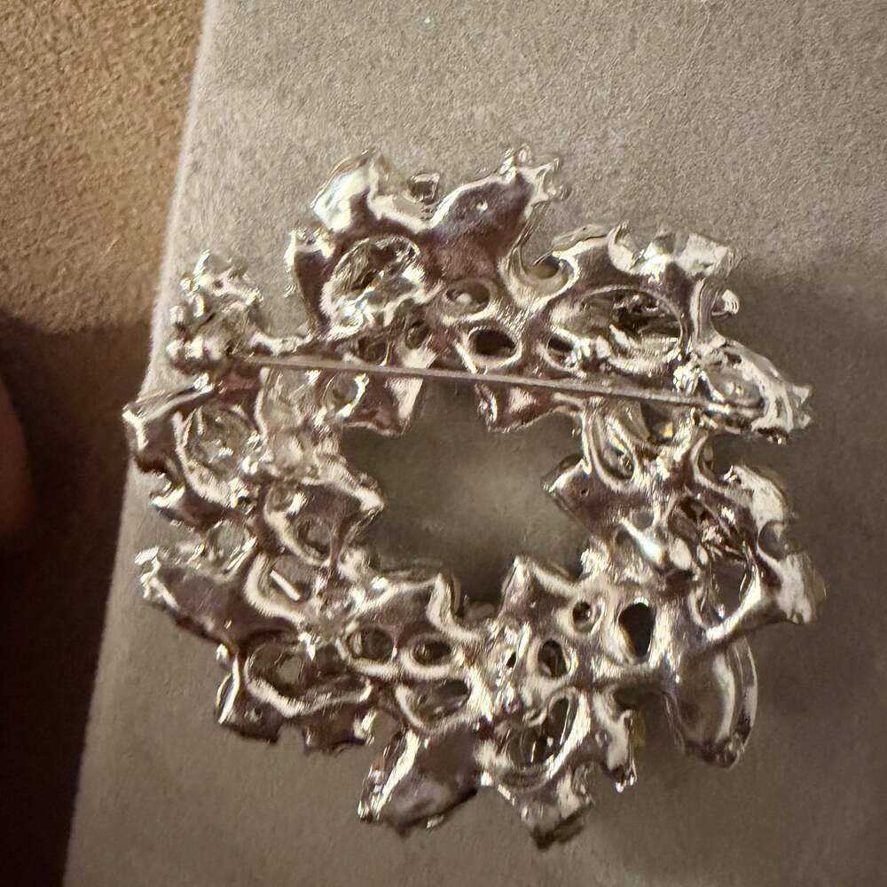 Vintage Rhinestone Wreath Brooch Pin